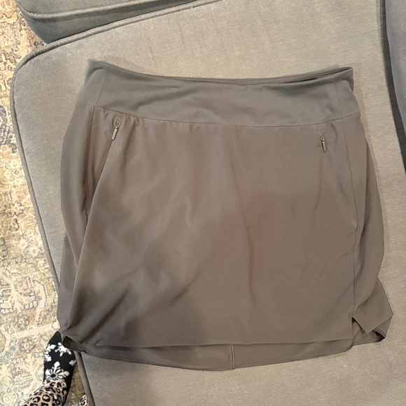 Athleta Women’s Mountain Olive Soho Skort Size 12 - Picture 6 of 10